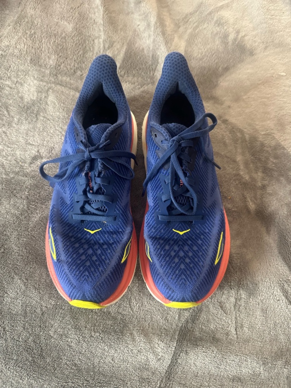 Blue Athletic Running Shoes with Neon Accents